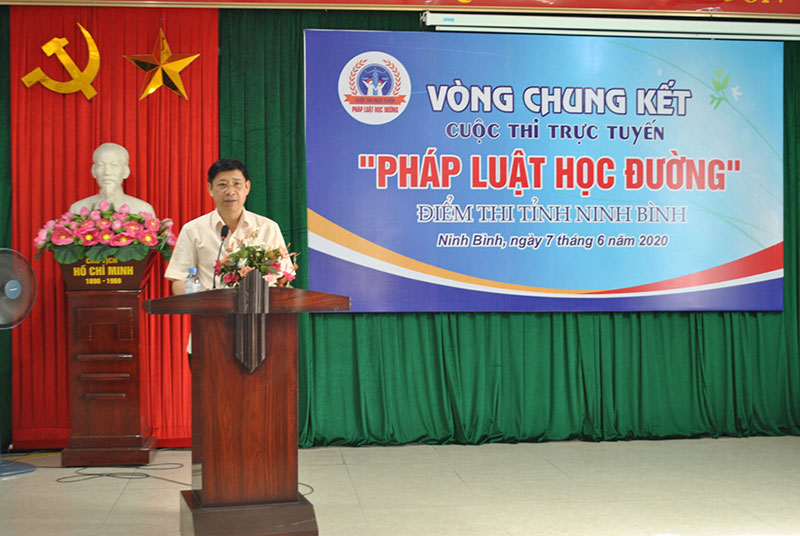 Đồng chí Phạm Minh Thường, Giám đốc Sở Tư pháp phát biểu tại buổi gặp mặt