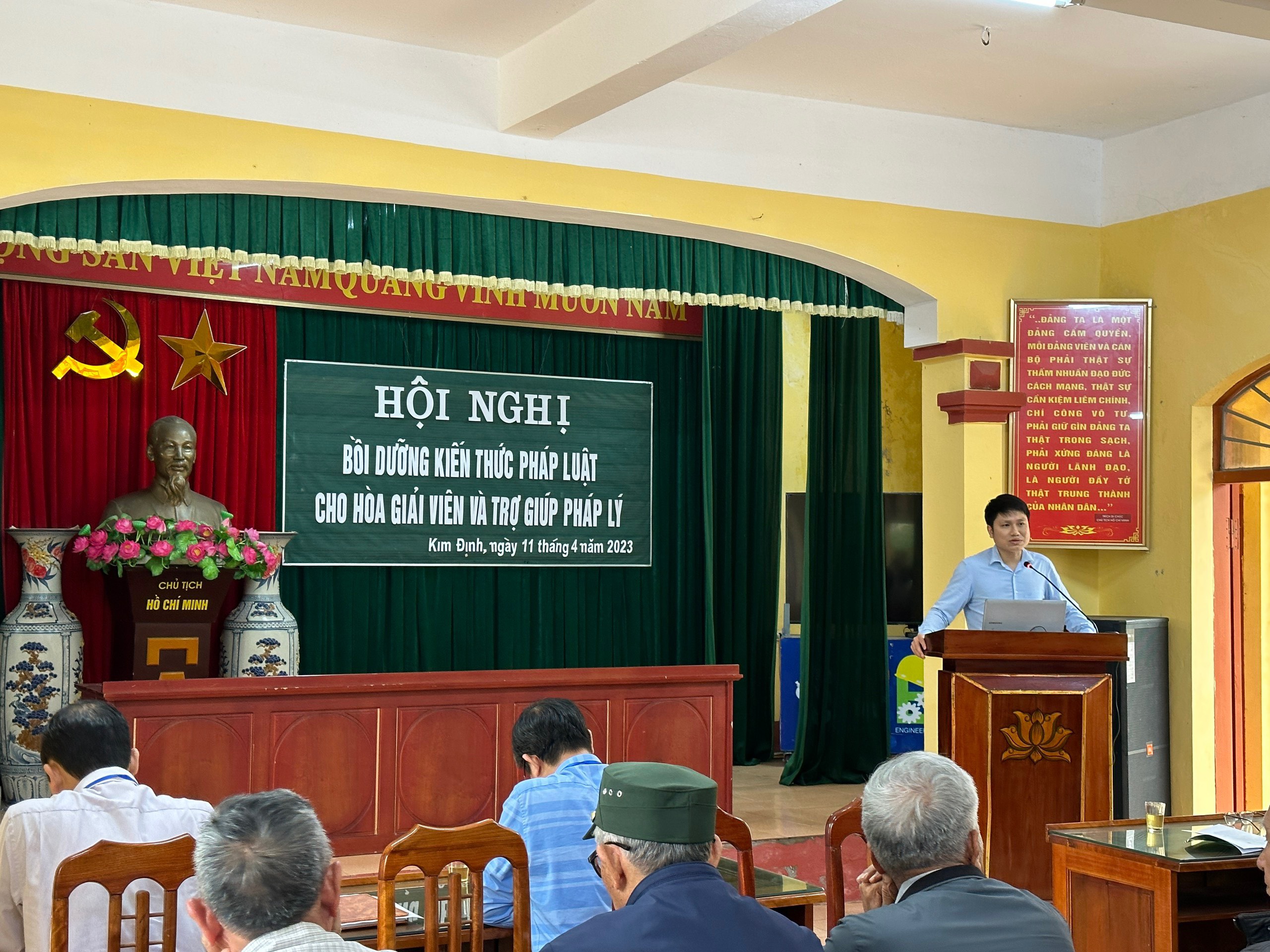 Hội nghị bồi dưỡng kiến thức pháp luật cho Hoà giải viên và và trợ giúp pháp lý tại các xã trên địa bàn huyện Kim Sơn